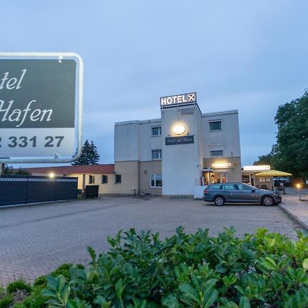 בראונשווייג Hotel Am Hafen מראה חיצוני תמונה